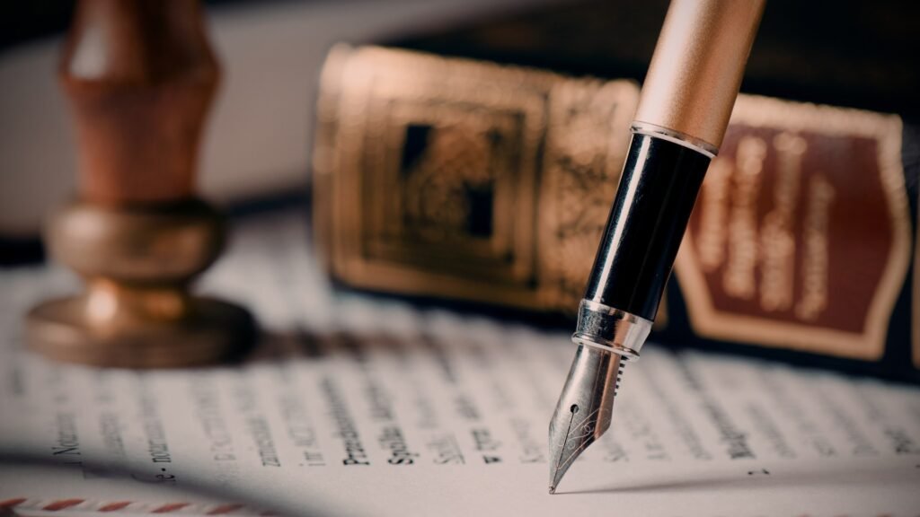 imagem de caneta e papel