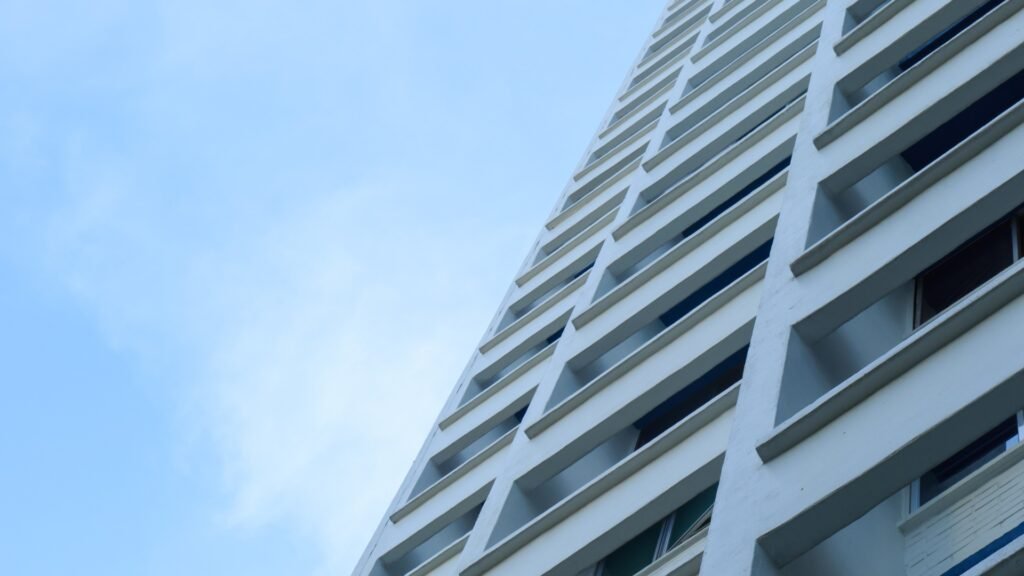 vista do céu e de apartamento